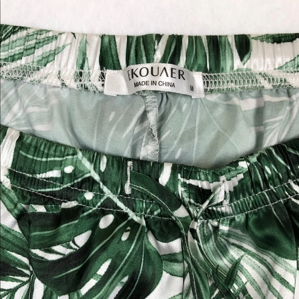 Silky Tropical Leaf Pajama Button Shirt and Shorts Set Sz M (DJ3)